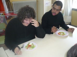 Taller de cocina: preparar una ensalada para comer