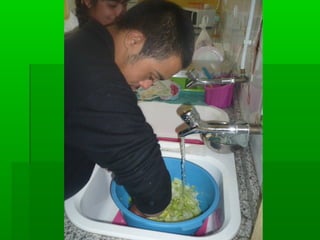 Taller de cocina: preparar una ensalada para comer