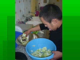 Taller de cocina: preparar una ensalada para comer