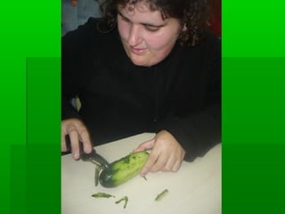 Taller de cocina: preparar una ensalada para comer