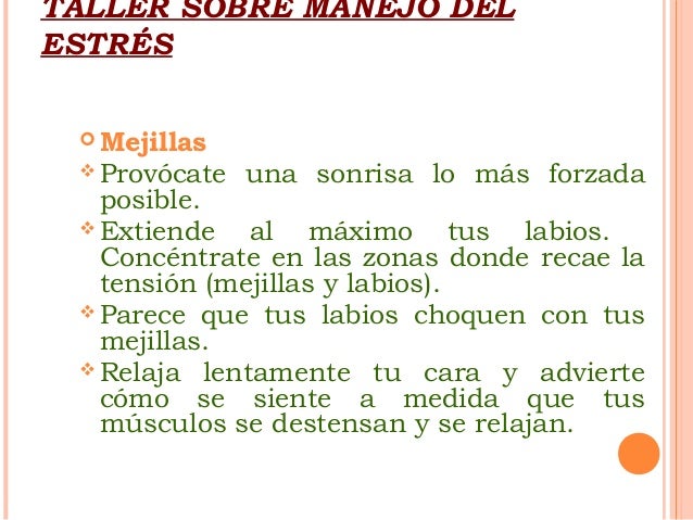 La máscara con la miel para la persona a la peladura