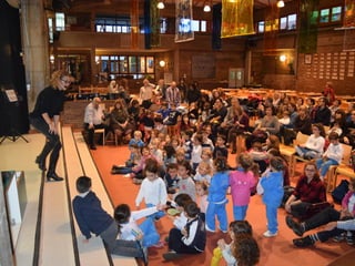 Tardes de biblioteca   obrim les portes al món dels contes