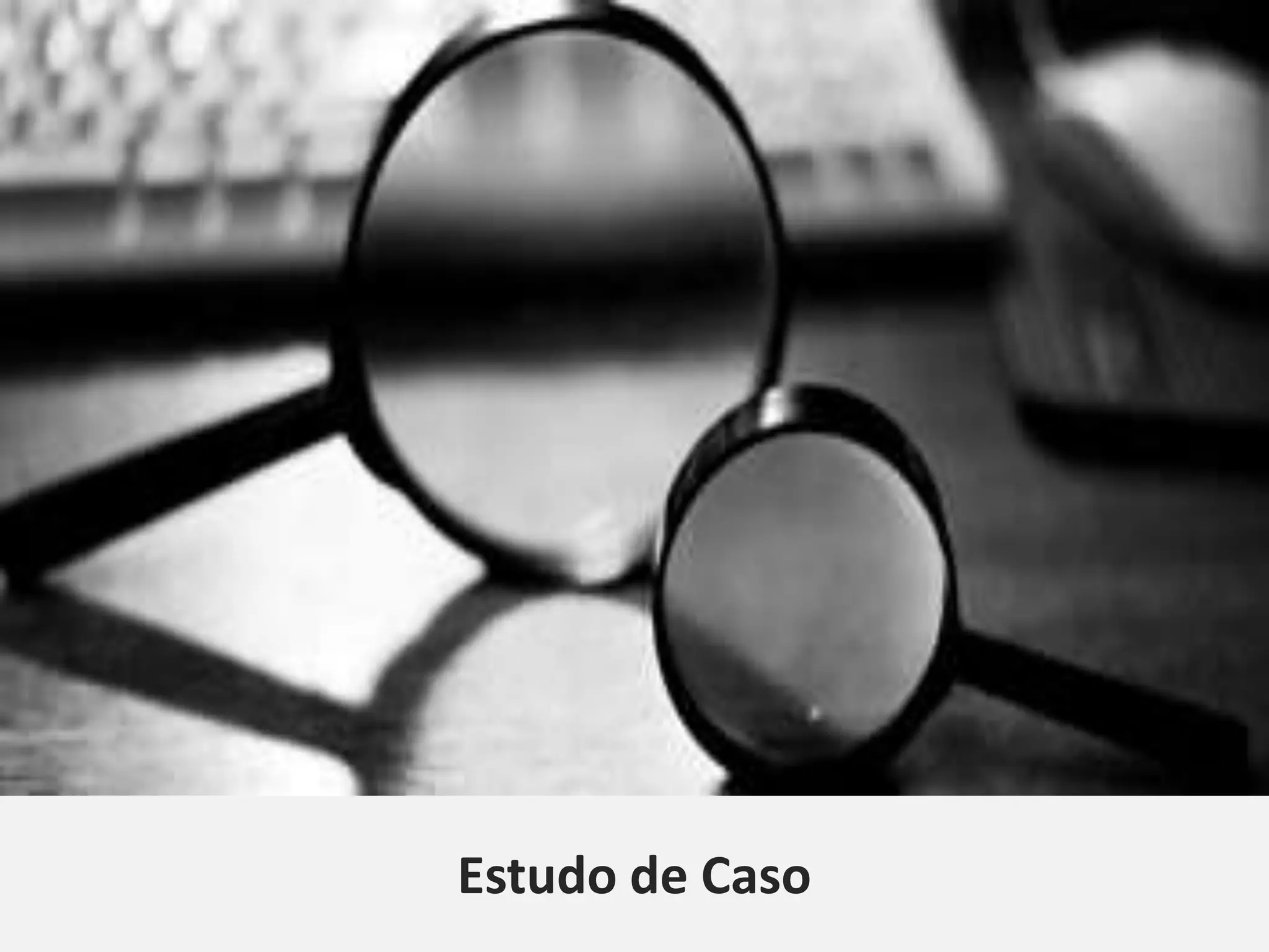 Planejar por FeatureNesta fase realiza-se a estimativa das funcionalidades, assim como suas dependências. O resultado é um plano de desenvolvimento, com os pacotes de trabalho na seqüência apropriada para a construção.