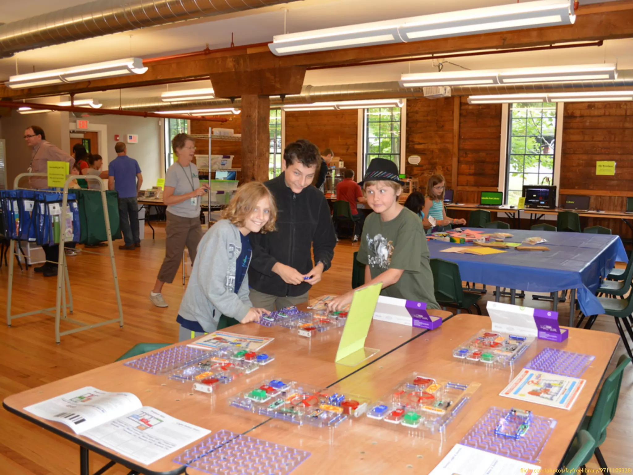 ﬂickr.com/photos/fayfreelibrary/9711109328/
 