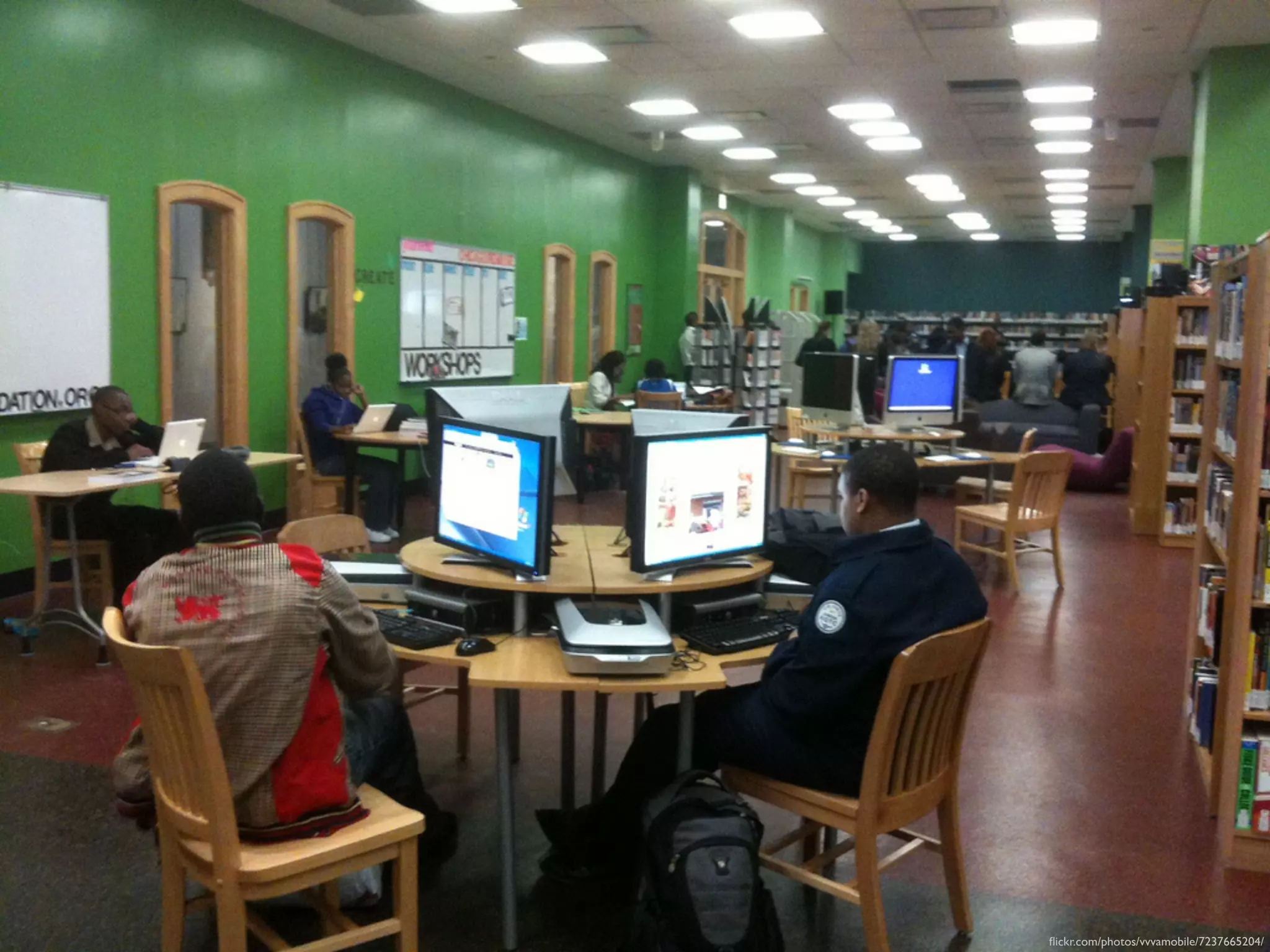 ﬂickr.com/photos/vvvamobile/7237665204/
 