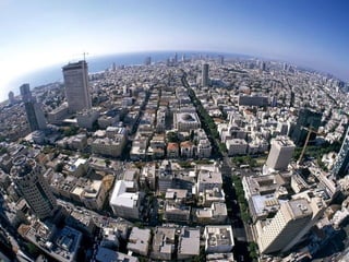 3.  מגדלים בתל אביב  מצד אחד המגדלים הם בניינים מרשימים היוצרים קו רקיע עירוני מעניין .  מצד שני הפיתוח לגובה אינו אחיד ,  אלא בעל פיזור אקראי הנתון לשיקולים כלכליים בלבד ולכן פוגעים במרקם הבנוי ולא מהווים נקודות ציון .  הפתרון   :   הגדרת אזור מגדלים והגבלת הגובה באזורים מסוימים .  