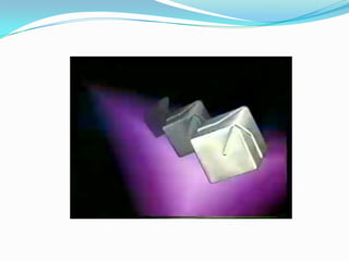 A Evolução da TV
 1938- na Rússia, a televisão começou a funcionar.
 1939- nos Estados Unidos, onde a National Broadcasting
Company (NBC)transmitia inicialmente para cerca de 400
aparelhos na cidade de Nova Iorque.
 - no Brasil, faz-se a primeira transmissão de televisão em
circuito fechado, na cidade do Rio Janeiro.
 - começou a segunda guerra mundial, a Alemanha foi o
único país da Europa a manter a televisão no ar durante
esse período.
 1944- Paris retoma as transmissões.
 1945 -Moscovo retoma as transmissões.
 