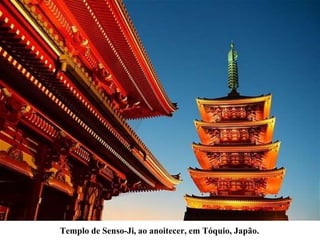 Templo de Senso-Ji, ao anoitecer, em Tóquio, Japão.
 