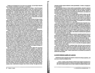 También Levy (18) observó que "si los ojos son muy grandes, y los de la figura masculina
tienen pestañas, el entrevistado, es casi seguro, un homosexual".
En un estudio sobre la proyección de la agresividad en los dibujos, J. Katz (15) comparó
cincuenta y dos adultos hombres, convictos por asalto y/o crimen, con un grupo de control. 8
grupo agresivo se diferenciaba significativamente del grupo de control por ftems gráficos como
ojos •penetrantes" y reforzados, largos dedos, brazos, dedos y cabellos reforzados, piernas
muy abiertas, una combinación de líneas firmes, finas y gruesas, grandes brazos, y el cabello
reforzado. El reforzamiento de partes del cuerpo capaces de actos agresivos, como los brazos
y los dedos, asf como el énfasis en los ojos -capaces de lanzar "sucias miradas":- concuerda
con la hipótesis básica de los dibujos proyectivos, lo mismo que el reforzamiento del cabello
que frecuentemente, es un símbolo de virilidad, aserción o agresión.
En un intento de ver si los psicólogos clínicos, sobre la base del dibujo de la figura humana,
podían diferenciar con precisión a los niños con un buen ajuste·de los que poseían un ajuste
deficiente, Toler yToler (27) tuvieron en cuenta tres clases escolares de quinto grado. El crite-
rio que emplearon consistió en los datos sociométricos de la evaluación que los niños habían
hecho con respecto a ellos mismos en términos de popularidad. Los psicólogos acertaron, en
grado estadísticamente significativo, en el tipo de discriminaciones requeridas para diferenciar
los niños más populares en sus grupos de los niños menos populares. En apariencia, el auto-
concepto es fundamental para lograr buenas relaciones con los pares, y este aspecto del auto-
concepto se manifiesta en los dibujos que realizan niños populares e impopulares.
También se observó que los dibujos revelan con bastante sensibilidad las situaciones estre-
santes. En el estudio de Meyer, Brown y Levine (21) antes mencionado, pudo apreciarse que
los dibujos preoperatorios de los casos que esperaban ser operados mostraban muchos ras-
gos regresivos que mejoraban después de la operación. 8 dibujo de la casa a menudo trans-
mitía una impresión similar: la preoperatoria parecía una rústica cabaña o una caja de cuatro
paredes con pocas ventanas y aisladas de la cima de una montaña, y en el dibujo postoperato-
rio se transformaba en una residencia suburbana. Además se encontraron en muchos de estos
casos indicio de un sorprendente cambio de la depresión a la alegria. Las monótonas figuras
monocromáticas de los estados preoperatorios se reemplazaban en los retests postoperatorios
por figuras coloreadas; se agregaban para alegrar las casas macetones con flores en las ven-
tanas; las paredes casi sin ventanas posefan después enormes ventanas a través de las cuales
se veían mesas de comedor repletas de comida. Como contraparte de las chimeneas sin humo
que aparecían en los dibujos preoperatorios, luego se dibujaba humo saliendo de sólidas chi-
meneas, con la implicación de calor y humedad correspondientes.
Hammer (12) investigó el simbolismo sexual en el test proyectivo gráfico HTP. Suponiendo
que los sujetos que esta.pan por someterse a una esterilización eugenésica o que habían sido
recientemente esterilizados, revelarían fuertes sentimientos de castración, comparó los dibu-
jos de los sujetos de este grupo con los de un grupo de control para obtener indices de la
simbolización genital y de los sentimientos de castración. Encontró significativas diferencias
estadfsticas entre ambos grupos, en veintiséis de los cincuenta y cuatro ftems que investigó.
Los objetos alargados, como chimeneas, ramas, troncos de árbol, brazos, narices, piernas,
pies, etcétera, pueden emplearse como símbolos fálicos. Los círculos, triángulos y objetos con
una hendidura vertical en el centro como, por ejemplo, la línea del marco vertical de la ventana,
enfatizada, y la del marco horizontal, omitida, pueden usarse como reflejo del sentimiento de
castración en los dibujos del hombre. Mediante el dibujo de estos símbolos genitales un indivi-
duo puede revelar sus sentimientos de Inadecuación genital y su ansiedad de castración. Una
forma de representar este tipo de sentimientos consiste en dibujar estos símbolos dañados,
cortados, rotos, o deteriorados de cualquier modo. Hammer concluye: ·1as reglas del enmas-
40 EMANUEL F. HAMMER
¡!-;
caramiento simbólico parecen adaptarse a ciertas generalidades, o constituir un lenguaje pro-
pio del simbolismon
Spoerl (26) apareó dibujos con breves reseñas de personalidades y demostró la existencia
de éxitos significativos en evaluaciones de la personalidad de cada uno de ellos. Los profesores
reconocieron a los estudiantes a partir de las reseñas, con muy buen resultado. Además, se
comprobó una estrecha relación entre las interpretaciones del Aorschach y las reseñas de la
personalidad obtenidas por medio de los dibujos proyectivos.
En otro estudio, descripto en la misma monografía Waehner estudió los dibujos que reali-
zaron niños de la nurserí. Se efectuaron afirmaciones sobre cada uno de los niños; estas afir-
maciones basadas en un análisis a ciegas de los dibujos se les entregaron a los maestros y
psicólogos que conocían a los niños, para su apareamiento. Cuatro de los cinco que hicieron el
apareamiento reconocieron atodos los niños, yel quinto acertó en un 50 por ciento. Estuvieron
de acuerdo con 85 por ciento de las afirmaciones aisladas, no concordaron con un 4 por ciento
y se mantuvieron neutrales en relación con un 11 por ciento. .
En un estudio, Gunzburg (11) obtuvo una correlación significativa entre el diagnóstico de pa-
tología hecho sobre la base de dibujos proyectivos y la opinión psiquiátrica sobre los examina-
dos que habían realizado los dibujos. Existía una correlación positiva entre los diagnósticos de
patología y nopatología (basado en ochenta series de dibujos), y los diagnósticos basados en
el cuadro clínico. Se comprobó que tanto el criterio de los gráficos como la opinión psiquiátrica
ubicó al 74 por ciento de los casos en la misma categoría y que solo en el 12,5 por ciento no
hubo coincidencia con respecto a la categoría. El 13,5 por ciento remanente se consideró "du-
doso" sobre la base del criterio de los gráficos. Este resultado es estadísticamente significativo
en el nivel del confiabilidad del 1 por ciento.
Sobre la base de estudios experimentales se encontraron res1,1ltados igualmente buenos en
el área referente a la confiabilidad (6, 15, 26-28). K. Machover (20) ha observado que la consis-
tencia es tan grande que ªa veces los dibujos de un mismo paciente que se obtienen a lo largo
de un cierto período son tan similares que parecen constituir una rúbrica personat• (pág. 6).
En consecuencia, la afirmación de que el Sl!jeto dibuja no sólo lo que ve, sino, sobre todo, lo
que siente, resume las observaciones de los psicólogos clínicos y experimentales que ya hemos
citado. El examinado, por medio del tamaño, del emplazamiento, de la presión de la línea, del
contenido del dibujo, transmite, además de lo que ve, lo que siente. Sus aspectos subjetivos
colorean y definen su intento objetivo.
Naumburg (22) señala que Luquet, el psicólogo francés, indicó hace mucho que tanto los
niños como los primitivos dibujan elementos que consideran esenciales, dejando de lado otros
que pueden no concemirles, y además incluyen aspectos que se sabe que están pero que no
son visibles. 8 propósito de los niños y de los primitivos no es el "realismo objetivo" si no lo que
Luquet flama el "realismo mental". Nuestros experimentos han demostrado que también los
adultos tienen ese pro~to.
ALGUNOS BREVES EJEMPLOS CLINICOS
Presentaremos algunos ejemplos para transmitir la vivencia de los dibujos proyectivos, y del
drama que amenudo se manifiesta en ellos.
La figura 1 la realizó un joven examinado de veintiocho años. 8 aspecto más llamativo del di·
bujo es el gran tamaño del hombre y la manera en que el paciente lo obliga a apretujarse en la pá-
gina, tanto en el extremo superior como en el inferior. Además la firme presión de la línea, los han-
2. LA PROYECCIÓN EN EL ENCUADRE CLINtCO 41
 