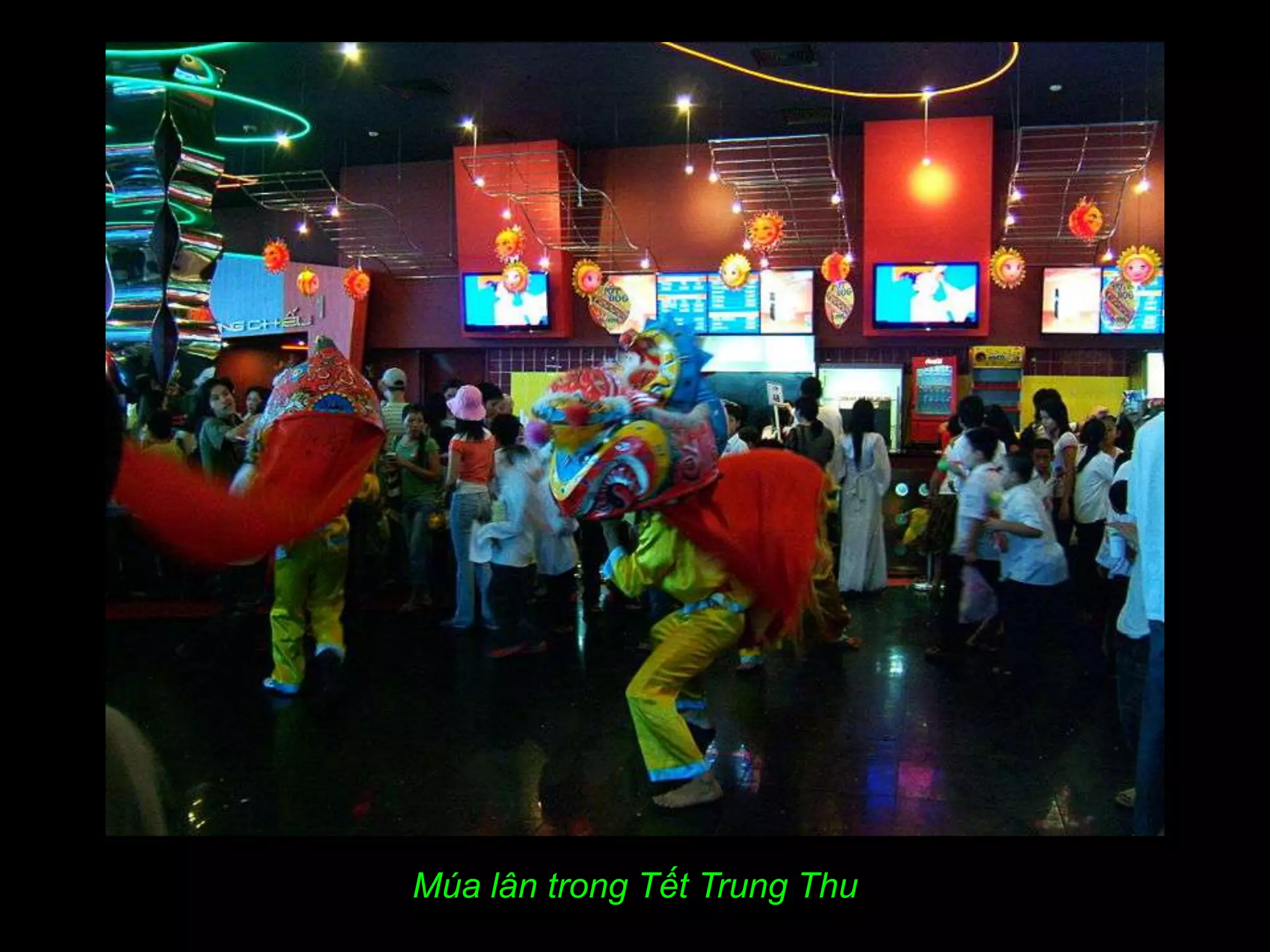 Múa lân trong Tết Trung Thu
 