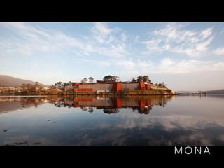 M O N A
 