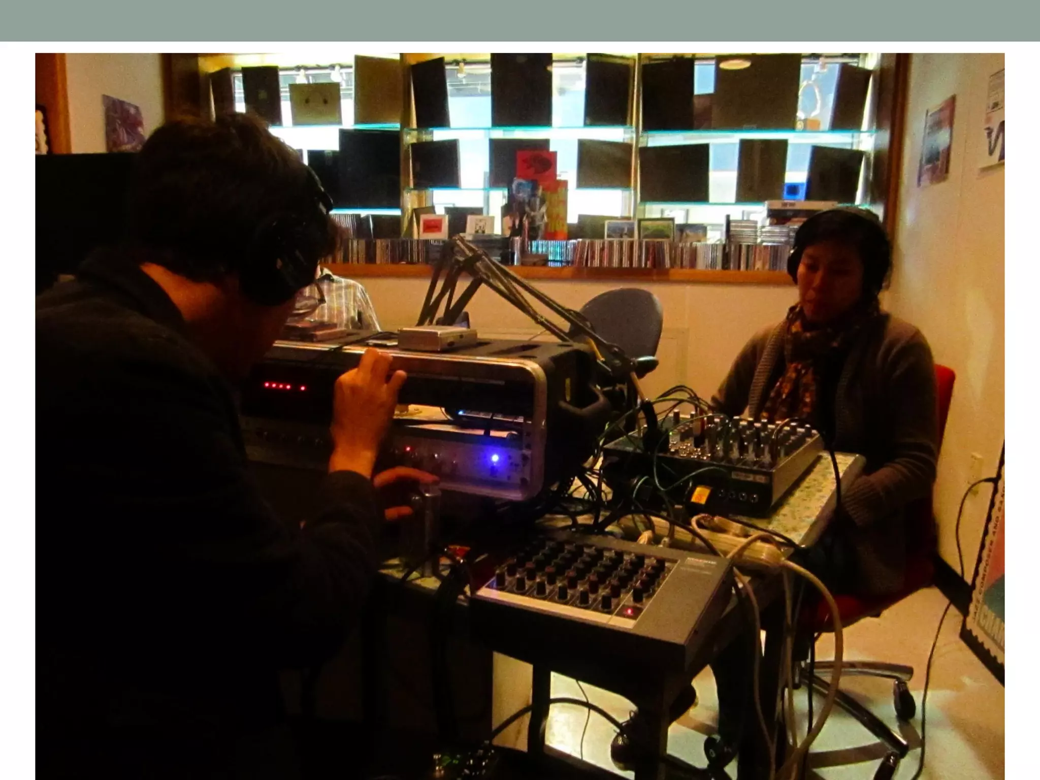 Photo Slide 2 of Live Happenin's
 