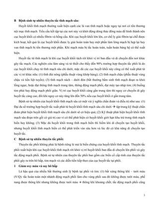 3
B ện s n tự n n t uy n tắc tĩn mạc sâu:
Huyết khối tĩnh mạch thường xuất hiện cạnh các lá van tĩnh mạch hoặc ngay tại nơi có tổn thương
nội mạc tĩnh mạch. Tiểu cầu kết tập tại các nơi này và khởi động dòng thác đông máu để hình thành nên
cục huyết khối có nhiều fibrin và hồng cầu. Khi cục huyết khối lớn lên, cơ chế ly giải fibrin tại chỗ được
kích hoạt, kết quả là cục huyết khối được ly giải hoàn toàn hay một phần làm lòng mạch bị hẹp lại hay
van tĩnh mạch bị tổn thương một phần. Khi mạch máu bị tắc hoàn toàn, tuần hoàn bàng hệ có thể xuất
hiện.
Huyết tắc từ tĩnh mạch là khi cục huyết khối tách rời khỏi vị trí ban đầu và di chuyển đến nơi khác
gây tắc mạch. Các nghiên cứu lâm sàng và tử thiết cho thấy đến 90% trường hợp thuyên tắc phổi là do
cục huyết khối chạy từ tĩnh mạch sâu chi dưới, mặc dù các cục huyết khối này cũng có thể xuất phát từ
các vị trí khác nữa: (1) tĩnh đùi nông (phẫu thuật vùng khớp háng); (2) tĩnh mạch chậu (phẫu thuật vùng
chậu và tiền liệt tuyến); (3) tĩnh mạch nách – dưới đòn (bất thường bẩm sinh tĩnh mạch đoạn ra khỏi
lồng ngực, hoặc đạt thông tĩnh mạch trung tâm, thông động mạch phổi, đạt máy tạo nhịp tim; (4) buồng
tim phải hay động mạch phổi giãn. Vị trí cục huyết khối càng gần trung tâm thì nguy cơ chuyển di gây
huyết tắc càng cao, đôi khi nguy cơ này tăng lên đến 50% nếu cục huyết khối ở gần trung tâm.
Bệnh sử tự nhiên của huyết khối tĩnh mạch sâu có một vài ý nghĩa chẩn đoán và điều trị như sau: (1)
Đại đa số trường hợp huyết tắc xuất phát từ huyết khối tĩnh mạch sâu chi dưới  tập trung kỹ thuật chẩn
đoán phát hiện huyết khối tĩnh mạch sâu chi dưới sẽ có hiệu quả; (2) Kỹ thuật phát hiện huyết khối tĩnh
mạch sâu đoạn trên gối có giá trị cao vì có thể phát hiện có huyết khối giới hạn khu trú trong tĩnh mạch
hiển hay không; (3) Mặc dù huyết khối trong tĩnh mạch hiển thì hiếm khi di chuyển tạo huyết khối,
nhưng huyết khối tĩnh mạch hiển có thể phát triển vào sâu hơn và lúc đó có khả năng di chuyển tạo
huyết tắc.
C ện sử tự n n t uy n tắc p ổ :
Thuyên tắc phổi không phải là bệnh riêng lẻ mà là biến chứng của huyết khối tĩnh mạch. Thuyên tắc
phổi xuất hiện khi cục huyết khối tĩnh mạch rời khỏi vị trí huyết khối ban đầu di chuyển lên phổi và gây
tắc động mạch phổi. Bệnh sử tự nhiên của thuyên tắc phổi bao gồm các biến cố cấp tính của thuyên tắc
phổi gây ra trên hô hấp, tim mạch và các diễn tiến tiếp theo của cục huyết tắc tại phổi.
1 G ảm oxy máu và suy ấp
Là hậu quả của nhiều bất thường sinh lý bệnh tại phổi và tim: (1) bất xứng thông khí – tưới máu
(V/Q): tắc hoàn toàn một nhánh động mạch phổi làm cho vùng phổi sau đó không được tưới máu, phế
nang được thông khí nhưng không được tưới máu  thông khí khoảng chết; tắc động mạch phổi cũng
 
