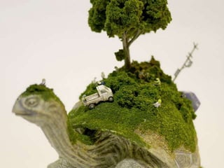 Tiny Worlds, on the back of animals