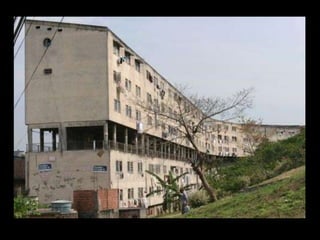 E também as moradias feitas de madeira, pau ä pique, telhado de sapé e chão de terra batida, ocas (dos indígenas).