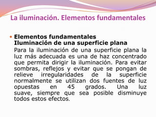 El uso del zoom debe limitarse al mínimo y a ser posible nunca utilizarlo dentro de un plano. El zoom sirve para variar la distancia focal de la lente sin tener que cambiarla. Es mucho más eficaz y realista el uso de un "dolly" (el trípode de la cámara va sobre ruedas). Con esto se consiguen maniobras de acercamiento y alejamiento con cambio de perspectiva. 