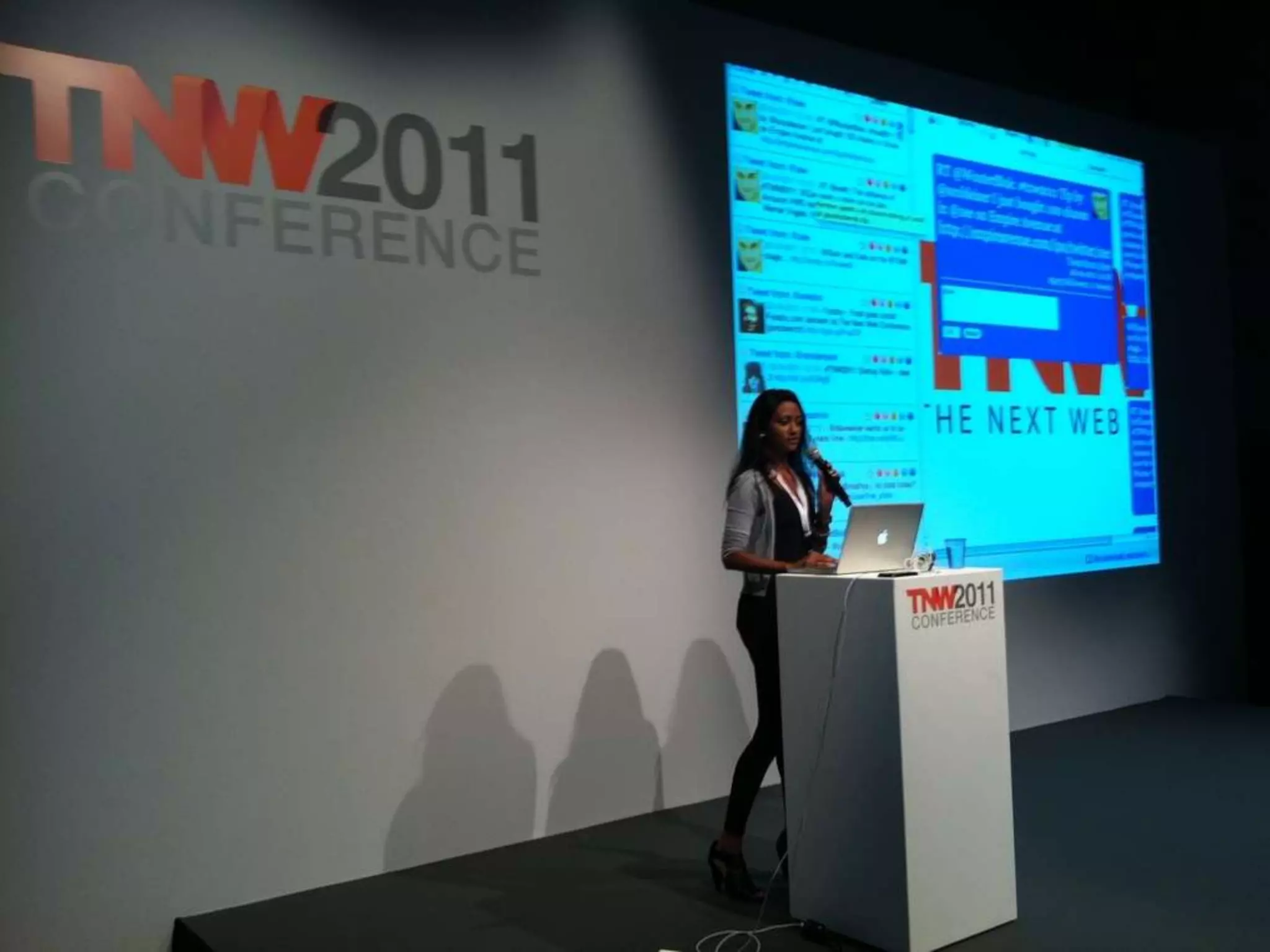 Most usedwords in positive and negativetweets. Left Top most found