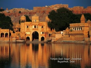Temple Gadi Sagar, Jaisalmer,
      Rajasthan, Inde
 