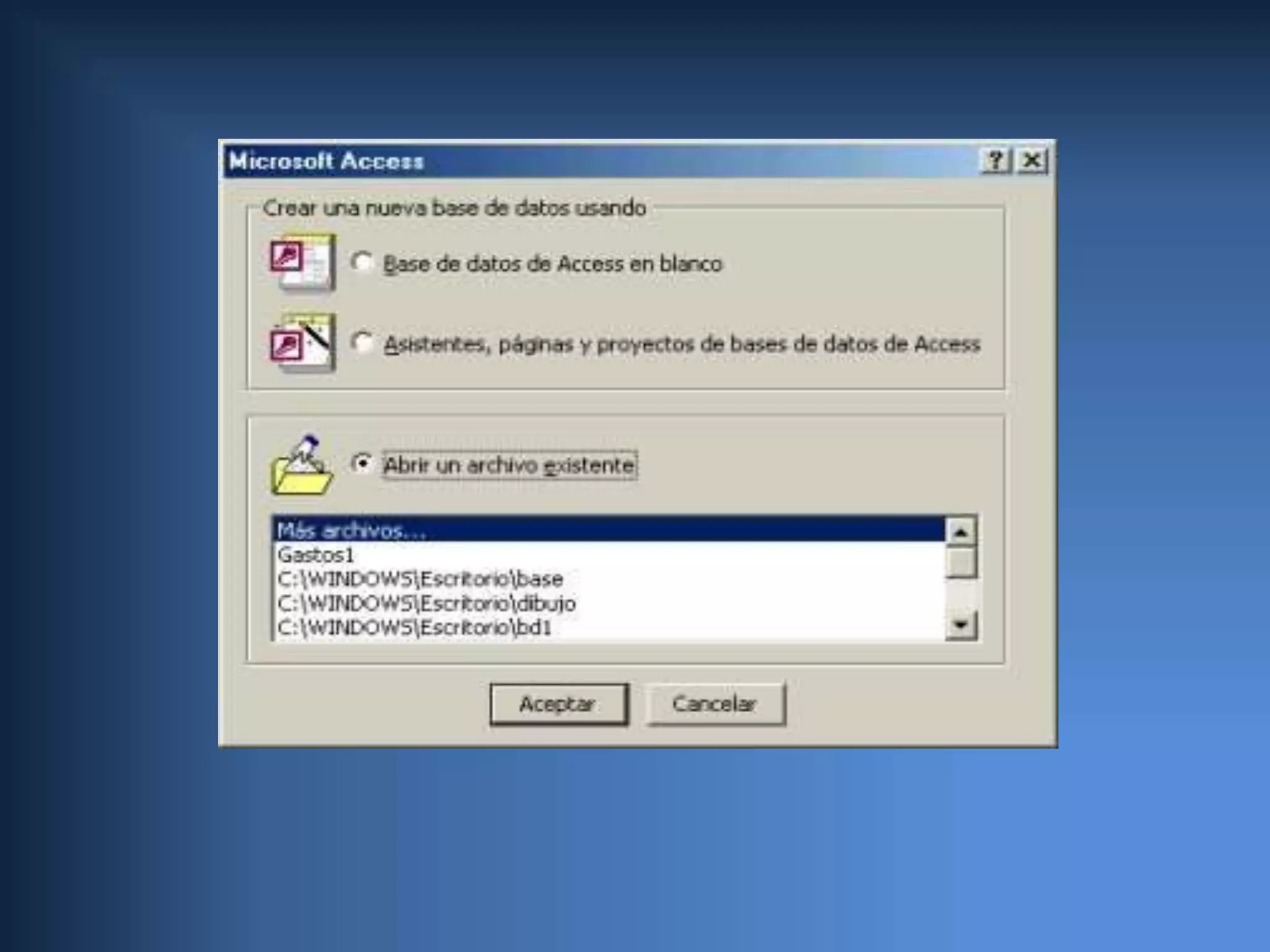 El orden de las columnas dentro de un índice es importante, si retomamos el ejemplo anterior y definimos el índice sobre poblacion y provincia, aparecerían los de VALENCIA Benetusser, seguidos de los ALICANTE Denia, VALENCIA Oliva, y finalmente los de ALICANTE Xixona. Ahora se han ordenado por población y los clientes de la misma población se ordenan por el campo provincia.EJEMPLO: Tenemos que abrir la ventana Índices con el icono    hacer clic sobre el aparecerá una ventana como esta:En la primera columna se pone el nombre del índice, en la segunda columna el nombre del campo sobre el que se basa el índice, y en la tercera columna podemos indicar el orden (si queremos que las filas de la tabla se ordenen de forma ascendente o descendente). Si el índice se basa en varias columnas se pone el nombre del índice en una primera línea con el primer campo que contiene y en las líneas siguientes se indican los demás campos que forman el índice.