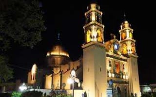 Catedral de Tehuacán
El nombre completo de este edificio es
(Parroquia de Nuestra Señora de la Concepción y Cueva
Su construcción inicio el día 21 de agosto de1724
durante las fiestas para conmemorar los 203 años de la caída de Tenochtitlan
 