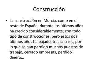 Maquia (con encinas residuales, pino carrasco y matorral xerófilo, coscoja, enebro, espliego, romero y lentisco) en la zona de clima semiárido. 