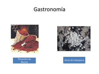Minería     La riqueza minera de la Región de Murcia es pequeña, está muy dispersa y es de muy difícil explotación. Existe plomo, cinc, hierro, pirita, plata y oro, pero de las mimas actuales tienen muy poca actividad. No hay explotaciones de minerales no metálicos. A pesar de lo dicho, el pueblo de La Unión tiene su economía centrada sobre las actividades mineras. Aquí y en Caravaca de la Cruz se encuentran las únicas minas de la región.     El principal recurso minero es el plomo que se extrae en La Unión; junto con plomo algo de hierro y muy poco de plata. La mayor parte del hierro murciano se extrae en Caravaca de la Cruz.       Las canteras de caliza, sobre todo para cemento son poco numerosas y se encuentran en las inmediaciones de las comarcas montañosas.       La Región de Murcia importa casi toda la energía que consume, aunque produce buena parte de la energía eléctrica. Importa todo el petróleo y todo el carbón. El petróleo se refina en Escombreras (Cartagena). El gas natural llega a la región, sobre todo, a las áreas más pobladas y las industrias, a través del gasoducto que trae el gas de Argelia.       La mayor parte de la electricidad se obtiene por medios termoeléctricos. La energía hidroeléctrica tiene en la irregularidad climática un factor limitante de importancia. La energía eólica, aunque en aumento, está modestamente representada, y aún muy por debajo de sus posibilidades. Sólo tiene un carácter local.      En la Región de Murcia sólo hay una central termoeléctrica, la de Escombreras, en Cartagena.