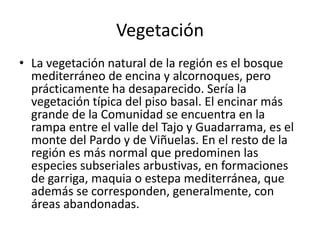      Bebidas:     La horchata de chufa, es una bebida típica. También es tradicional la producción de café licor y la mistela El herbero, licor a base de hierbas de la Sierra de Mariola.     Dulces:     La gran mayoría de dulces tiene su origen en la época árabe, algunos son famosos internacionalmente hoy en día, otros son elementos importantes de celebraciones festivas locales.      Jijona (Alicante) y Casinos (Valencia) son los lugares de fabricación tradicional del turrón, alimento muy consumido en Navidades en España y en el resto del mundo hispano. Actualmente también se fabrican otros dulces navideños, como polvorones o mazapanes.     En Játiva, se elabora el famoso Arnadí, postre elaborado con calabaza. En El Valle de Albaida. Villajoyosa tiene una importante tradición de chocolates.