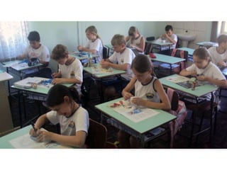 Trabalhando moais em sala de aula