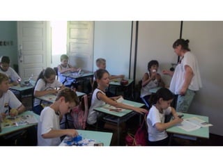 Trabalhando moais em sala de aula