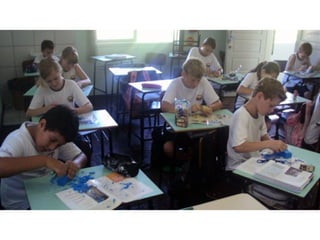 Trabalhando moais em sala de aula