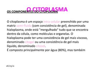 DIFUSÃO SIMPLES   Neste tipo de transporte a substância passa de um meio a outro ( do intracelular para o extracelular ou do extracelular para o intracelular ) simplesmente devido ao movimento aleatório e contínuo da substância nos líquidos corporais, devido a uma energia cinética da própria matéria.  EXEMPLO : Gases como oxigênio ou dióxido de carbono atravessam a membrana celular com grande facilidade, simplesmente se dissolvendo na matriz lipídica desta membrana (oxigênio e dióxido de carbono são lipossolúveis).   