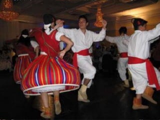 Festas/Romarias
   Fogo de Artifício – Ocorre na passagem de ano, e é o maior
    espectáculo de pirotecnia do Mundo
   Festa da Nossa Senhora do Monte
   Festa da Flor




Danças Típicas
“ Bailinho da Madeira”, acompanhada do brinquinho - o
   instrumento regional tradicional, feito com castanholas, fitilhos e
   bonecos de paus, vestidos com o traje regional, que quando
   chocalhados contra a cana que os sustem, emite som


                                               Geografia A   20-11-2012   20
 