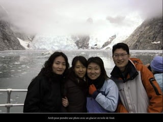 Arrêt pour prendre une photo avec un glacier en toile de fond.
 
