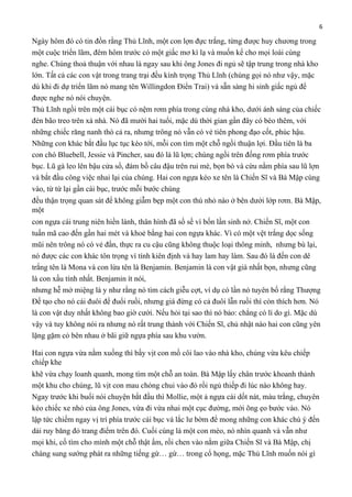 6

Ngày hôm đó có tin đồn rằng Thủ Lĩnh, một con lợn đực trắng, từng được huy chương trong
một cuộc triển lãm, đêm hôm trước có một giấc mơ kì lạ và muốn kể cho mọi loài cùng
nghe. Chúng thoả thuận với nhau là ngay sau khi ông Jones đi ngủ sẽ tập trung trong nhà kho
lớn. Tất cả các con vật trong trang trại đều kính trọng Thủ Lĩnh (chúng gọi nó như vậy, mặc
dù khi đi dự triển lãm nó mang tên Willingdon Điển Trai) và sẵn sàng hi sinh giấc ngủ để
được nghe nó nói chuyện.
Thủ Lĩnh ngồi trên một cái bục có nệm rơm phía trong cùng nhà kho, dưới ánh sáng của chiếc
đèn bão treo trên xà nhà. Nó đã mười hai tuổi, mặc dù thời gian gần đây có béo thêm, với
những chiếc răng nanh thò cả ra, nhưng trông nó vẫn có vẻ tiên phong đạo cốt, phúc hậu.
Những con khác bắt đầu lục tục kéo tới, mỗi con tìm một chỗ ngồi thuận lợi. Đầu tiên là ba
con chó Bluebell, Jessie và Pincher, sau đó là lũ lợn; chúng ngồi trên đống rơm phía trước
bục. Lũ gà leo lên bậu cửa sổ, đám bồ câu đậu trên rui mè, bọn bò và cừu nằm phía sau lũ lợn
và bắt đầu công việc nhai lại của chúng. Hai con ngựa kéo xe tên là Chiến Sĩ và Bà Mập cùng
vào, từ từ lại gần cái bục, trước mỗi bước chúng
đều thận trọng quan sát để không giẫm bẹp một con thú nhỏ nào ở bên dưới lớp rơm. Bà Mập,
một
con ngựa cái trung niên hiền lành, thân hình đã sồ sề vì bốn lần sinh nở. Chiến Sĩ, một con
tuấn mã cao đến gần hai mét và khoẻ bằng hai con ngựa khác. Vì có một vệt trắng dọc sống
mũi nên trông nó có vẻ đần, thực ra cu cậu cũng không thuộc loại thông minh, nhưng bù lại,
nó được các con khác tôn trọng vì tính kiên định và hay lam hay làm. Sau đó là đến con dê
trắng tên là Mona và con lừa tên là Benjamin. Benjamin là con vật già nhất bọn, nhưng cũng
là con xấu tính nhất. Benjamin ít nói,
nhưng hễ mở miệng là y như rằng nó tìm cách giễu cợt, ví dụ có lần nó tuyên bố rằng Thượng
Đế tạo cho nó cái đuôi để đuổi ruồi, nhưng giá đừng có cả đuôi lẫn ruồi thì còn thích hơn. Nó
là con vật duy nhất không bao giờ cười. Nếu hỏi tại sao thì nó bảo: chẳng có lí do gì. Mặc dù
vậy và tuy không nói ra nhưng nó rất trung thành với Chiến Sĩ, chủ nhật nào hai con cũng yên
lặng gặm cỏ bên nhau ở bãi giữ ngựa phía sau khu vườn.
Hai con ngựa vừa nằm xuống thì bầy vịt con mồ côi lao vào nhà kho, chúng vừa kêu chiếp
chiếp khe
khẽ vừa chạy loanh quanh, mong tìm một chỗ an toàn. Bà Mập lấy chân trước khoanh thành
một khu cho chúng, lũ vịt con mau chóng chui vào đó rồi ngủ thiếp đi lúc nào không hay.
Ngay trước khi buổi nói chuyện bắt đầu thì Mollie, một ả ngựa cái dốt nát, màu trắng, chuyên
kéo chiếc xe nhỏ của ông Jones, vừa đi vừa nhai một cục đường, mới õng ẹo bước vào. Nó
lập tức chiếm ngay vị trí phía trước cái bục và lắc lư bờm để mong những con khác chú ý đến
dải ruy băng đỏ trang điểm trên đó. Cuối cùng là một con mèo, nó nhìn quanh và vẫn như
mọi khi, cố tìm cho mình một chỗ thật ấm, rồi chen vào nằm giữa Chiến Sĩ và Bà Mập, chị
chàng sung sướng phát ra những tiếng gừ… gừ… trong cổ họng, mặc Thủ Lĩnh muốn nói gì

 