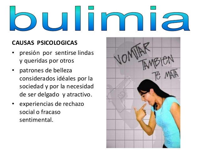 Los hombres y la mujer con un pequeño pecho