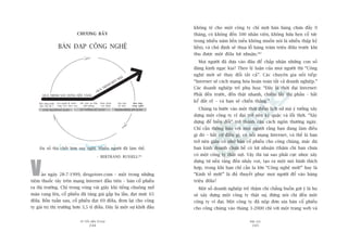 TÛÂ TÖËT ÀÏËN VÔ ÀAÅI
244
PHUÅ LUÅC
245
khöng tïå cho möåt cöng ty chó múái baán haâng chûa àêìy 9
thaáng, coá khöng àïën 500 nhên viïn, khöng hûáa heån cöí tûác
trong nhiïìu nùm liïìn (nïëu khöng muöën noái laâ nhiïìu thêåp kyã
liïìn), vaâ chuã àõnh seä thua löî haâng trùm triïåu àöla trûúác khi
thu àûúåc möåt àöla lúåi nhuêån.282
Moåi ngûúâi àaä dûåa vaâo àêu àïí chêëp nhêån nhûäng con söë
àaáng kinh ngaåc kia? Theo lyá luêån cuãa moåi ngûúâi thò “Cöng
nghïå múái seä thay àöíi têët caã”. Caác chuyïn gia nöëi tiïëp:
“Internet seä caách maång hoáa hoaân toaân têët caã doanh nghiïåp.”
Caác doanh nghiïåp treã phuå hoåa: “Àêy laâ thúâi àaåi Internet:
Phaãi àïën trûúác, àïën thêåt nhanh, chiïëm lêëy thõ phêìn – bêët
kïí àùæt reã – vaâ baån seä chiïën thùæng.”
Chuáng ta bûúác vaâo möåt thúâi àiïím lõch sûã maâ yá tûúãng xêy
dûång möåt cöng ty vô àaåi trúã nïn kyâ quùåc vaâ löîi thúâi. “Xêy
dûång àïí biïën àöíi” trúã thaânh cêu caách ngön thûúâng ngaây.
Chó cêìn thöng baáo vúái moåi ngûúâi rùçng baån àang laâm àiïìu
gò àoá – bêët cûá àiïìu gò, coá nöëi maång Internet, vaâ thïë laâ baån
trúã nïn giaâu coá nhúâ baán cöí phiïëu cho cöng chuáng, mùåc duâ
baån kinh doanh chûa hïì coá lúåi nhuêån (thêåm chñ baån chûa
coá möåt cöng ty thêåt sûå). Vêåy thò taåi sao phaãi cûåc nhoåc xêy
dûång tûâ nïìn taãng àïën nhaãy voåt, taåo ra möåt mö hònh thñch
húåp, trong khi baån chó cêìn la lúán “Cöng nghïå múái!” hay laâ
“Kinh tïë múái!” laâ àuã thuyïët phuåc moåi ngûúâi àöí vaâo haâng
triïåu àöla?
Möåt söë doanh nghiïåp treã thêåm chñ chùèng buöìn gúåi yá laâ hoå
seä xêy dûång möåt cöng ty thêåt sûå, àûâng noái chi àïën möåt
cöng ty vô àaåi. Möåt cöng ty àaä nöåp àún xin baán cöí phiïëu
cho cöng chuáng vaâo thaáng 3-2000 chó vúái möåt trang web vaâ
CHÛÚNG BAÃY
BAÂN ÀAÅP CÖNG NGHÏå
Àa söë thaâ chïët hún suy nghô. Nhiïìu ngûúâi àaä laâm thïë.
- BERTRAND RUSSELL281
Vaâo ngaây 28-7-1999, drugstore.com – möåt trong nhûäng
tiïåm thuöëc têy trïn maång Internet àêìu tiïn – baán cöí phiïëu
ra thõ trûúâng. Chó trong voâng vaâi giêy khi tiïëng chuöng múã
maân vang lïn, cöí phiïëu àaä tùng giaá gêëp ba lêìn, àaåt mûác 65
àöla. Böën tuêìn sau, cöí phiïëu àaåt 69 àöla, àem laåi cho cöng
ty giaá trõ thõ trûúâng hún 3,5 tó àöla. Àêy laâ möåt sûå khúãi àêìu
QUAÁ TRÒNH XÊY DÛÅNG NÏÌN TAÃNG
QUAÁ TRÒNH
ÀÖÅT PHAÁ
Khaã nùng laänh
àaåo cêëp àöå 5
Con ngûúâi ài trûúác -
cöng viïåc theo sau
Àöëi mùåt sûå thêåt
phuä phaâng
Khaái niïåm
con nhñm
Vùn hoáa
kyã luêåt
Baân àaåp
cöng nghïå
CON NGÛÚÂI KYÃ LUÊÅT TÛ TÛÚÃNG KYÃ LUÊÅT HAÂNH ÀÖÅNG KYÃ LUÊÅT
 