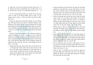 TÛÂ TÖËT ÀÏËN VÔ ÀAÅI
28
PHUÅ LUÅC
29
Chuáng töi khöng tòm thêëy möëi liïn hïå giûäa chïë àöå lûúng
thûúãng cuãa cêëp laänh àaåo vúái quaá trònh nhaãy voåt tûâ töët
lïn vô àaåi. Giaã thiïët rùçng chïë àöå lûúng thûúãng cuãa cêëp
laänh àaåo laâ möåt yïëu töë quan troång àöëi vúái hiïåu suêët cöng
ty khöng àûúåc thïí hiïån qua caác dûä liïåu thu thêåp.
Chiïën lûúåc khöng thöi chûa àuã taåo nïn sûå khaác biïåt giûäa
cöng ty nhaãy voåt vúái cöng ty àöëi chûáng. Caã hai nhoám
cöng ty àïìu coá nhûäng chiïën lûúåc húåp lyá, vaâ chuáng töi
khöng tòm thêëy bùçng chûáng naâo cho thêëy cöng ty nhaãy
voåt daânh nhiïìu thúâi gian àïí thûåc hiïån viïåc hoaåch àõnh
chiïën lûúåc lêu daâi hún nhûäng cöng ty àöëi chûáng.
Nhûäng cöng ty nhaãy voåt khöng chó àùåt muåc tiïu phaãi
laâm gò àïí trúã thaânh cöng ty vô àaåi, hoå coân chuá troång vaâo
caã nhûäng gò khöng àûúåc laâm lêîn nhûäng gò phaãi ngûâng
laâm.
Cöng nghïå vaâ nhûäng thay àöíi do cöng nghïå mang laåi
khöng giuáp gò cho viïåc kñch hoaåt quaá trònh chuyïín àöíi tûâ
töët lïn vô àaåi. Cöng nghïå coá thïí giuáp quaá trònh chuyïín
àöíi diïîn ra nhanh hún, nhûng cöng nghïå khöng phaãi laâ
nguyïn nhên dêîn àïën viïåc chuyïín àöíi.
Viïåc saát nhêåp hay mua laåi cöng ty cuäng khöng coá vai troâ
gò trong viïåc kñch hoaåt quaá trònh chuyïín àöíi. Hai cöng ty
têìm thûúâng kïët húåp vúái nhau khöng thïí tûå nhiïn trúã
thaânh möåt cöng ty vô àaåi.
Cöng ty nhaãy voåt khöng quaá chuá troång viïåc quaãn trõ
thay àöíi, àöång viïn nhên viïn, hay taåo ra sûå àöìng böå.
Nhûäng vêën àïì naây seä tûå àöång àûúåc giaãi quyïët khi àûúåc
àùåt trong tònh thïë thñch húåp.
thuyïët trûúác röìi sau àoá ài tòm thöng tin àïí minh chûáng cho noá.
Chuáng töi choån àûa ra lyá thuyïët theo caách suy diïîn tûâ möåt caái
nïìn vûäng chùæc, dûåa trïn cú súã nhûäng bùçng chûáng thûåc tïë.
Xeát cho cuâng phûúng phaáp cuãa chuáng töi laâ möåt quaá
trònh so saánh coá hïå thöëng nhûäng cöng ty nhaãy voåt vúái
nhûäng cöng ty khaác, vaâ luön tòm hiïíu xem àêu laâ àiïím
khaác biïåt.
Chuáng töi cuäng nhêën maånh àïën “nhûäng con choá khöng
suãa”. Nïëu baån àaä àoåc qua truyïån vïì Sherlock Holmes Cuöåc
Phiïu Lûu Cuãa Ngoån Lûãa Baåc, trong àoá Holmes àaä xaác àõnh
haânh àöång kyâ laå cuãa con choá trong àïm chñnh laâ àêìu möëi.
Con choá khöng suãa, theo Holmes, laâ möåt haânh àöång kyâ laå,
vaâ nhû vêåy coá nghôa laâ nghi phaåm chñnh phaãi laâ möåt ngûúâi
quen.
Tûúng tûå, trong cuöåc nghiïn cûáu cuãa chuáng töi, nhûäng gò
chuáng töi khöng tòm ra, tûác laâ nhûäng con choá chuáng töi
tûúãng seä suãa nhûng laåi khöng, àûa àïën nhûäng àêìu möëi rêët
quan troång. Khi chuáng töi bùæt àêìu bûúác chên vaâo chiïëc höåp
àen vaâ lêìn lûúåt bêåt tûâng cöng tùæc àeân, nhûäng gò chuáng töi
khöng tòm thêëy cuäng hïët sûác thuá võ nhû nhûäng gò àaä tòm
thêëy. Vñ duå nhû:
Nhûäng nhaâ laänh àaåo têìm cúä àûúåc thuï tûâ bïn ngoaâi vaâo
coá möëi quan hïå ngûúåc chiïìu vúái viïåc àûa cöng ty tûâ töët
lïn vô àaåi. Mûúâi trong söë mûúâi möåt võ töíng giaám àöëc caác
cöng ty nhaãy voåt àûúåc àïì baåt lïn tûâ bïn trong cöng ty,
trong khi àoá nhûäng cöng ty àöëi chûáng thuï töíng giaám
àöëc tûâ bïn ngoaâi saáu lêìn nhiïìu hún.
 