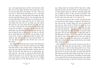 TÛÂ TÖËT ÀÏËN VÔ ÀAÅI
338
PHUÅ LUÅC
339
naây, chûúng trònh naây àaä àûúåc thiïët kïë dûåa trïn yá tûúãng
rùçng chaåy laâ niïìm vui, àua laâ niïìm vui, tiïën böå laâ niïìm vui,
vaâ chiïën thùæng laâ niïìm vui. Nïëu baån caãm thêëy khöng àam
mï vúái nhûäng gò diïîn ra úã àêy, xin múâi ài chöî khaác.” Kïët
quaã: söë lûúång hoåc sinh tham gia chûúng trònh àaä tùng gêëp
ba lêìn trong voâng nùm nùm, tûâ 30 tùng lïn 82.
Trûúác khi àöåi nam àoaåt chûác vö àõch toaân bang lêìn àêìu
tiïn trong lõch sûã ngöi trûúâng, cö khöng hïì chuã têm àùåt ra
muåc tiïu naây hay cöë gùæng “àöång viïn” boån treã hûúáng àïën
muåc tiïu naây. Thay vaâo àoá, cö àïí boån treã tûå taåo àaâ, vaâ tûå
nhòn thêëy khaã nùng cuãa chñnh mònh – qua tûâng cuöåc àua,
qua tûâng tuêìn têåp luyïån – rùçng chuáng coá thïí vûúåt qua àûúåc
bêët cûá ai trong bang naây. Röìi, möåt ngaây noå trong luác àang
têåp luyïån, möåt em nam noái vúái baån “Túá nghô boån mònh coá
thïí thùæng giaãi cuãa bang.” “ÛÂ, túá cuäng nghô thïë.” Moåi ngûúâi
vêîn tiïëp tuåc chaåy, nhûng xem nhû muåc tiïu cuöëi cuâng àaä
lùång leä ngêëm vaâo ngûúâi. Caác huêën luyïån viïn khöng hïì
nhùæc àïën yá tûúãng vö àõch bang cho àïën khi boån treã tûå nhòn
nhêån chuáng laâm àûúåc.
Àiïìu naây taåo ra möåt nïìn vùn hoáa kyã luêåt cao àöå, khi caã
baãy thaânh viïn trong àöåi caãm thêëy mònh coá traách nhiïåm
phaãi thùæng giaãi – möåt lúâi hûáa khöng phaãi vúái caác huêën
luyïån viïn, maâ vúái nhau. Möåt thaânh viïn trong àöåi coân goåi
àiïån cho têët caã caác baån trong nhoám vaâo àïm trûúác buöíi thi
àêëu toaân bang, àïí chùæc rùçng caã boån ài nguã súám, coá sûác cho
ngaây höm sau. (Caác huêën luyïån viïn khöng coân phaãi àoáng
vai troâ ngûúâi thiïët lêåp kyã luêåt). Khi nïån goát giaây trong nhûäng
meát cuöëi cuâng, qua mùåt caác àöëi thuã (“Chuáng ta chaåy nhanh
naây, vaâ àöåi nguä huêën luyïån viïn biïët caách thûåc hiïån chiïën
lûúåc naây töët hún nhûäng àöåi khaác trong cuâng bang. Vñ duå,
hoå cho möåt huêën luyïån viïn àûáng úã cöåt möëc 2 dùåm (cuãa
cuöåc àua 3,1 dùåm) àïí thu thêåp thöng tin vïì caác vêån àöång
viïn chaåy ngang qua. Nhûng khöng nhû nhûäng àöåi khaác
chó chuá troång àïën thúâi gian (vêån töëc cuãa vêån àöång viïn), àöåi
naây thu thêåp thöng tin vïì thûá haång (võ trñ xïëp haång cuãa caác
vêån àöång viïn chaåy ngang qua). Khi àoá, caác huêën luyïån
viïn khöng tñnh toaán xem caác vêån àöång viïn chaåy nhanh
àïën mûác naâo, maâ laâ bao nhiïu àöëi thuã phaãi vûúåt qua tñnh
tûâ cöåt möëc 2 dùåm àïën luác cuöëi chùång àua. Hoå duâng thöng
tin naây àïí cho àiïím caác vêån àöång viïn sau möîi cuöåc àua.
(Àiïím àûúåc quy àöíi thaânh caác chuöîi haåt hònh àêìu lêu, maâ
boån treã duâng àïí àeo tay hay àeo cöí, thïí hiïån caác àöëi thuã
àaä bõ chuáng àaánh baåi). Boån treã biïët caách giûä nhõp, vaâ àua
trong tûå tin: “Chuáng ta chaåy nhanh nhêët vaâo phuát cuöëi”,
chuáng seä nghô nhû vêåy sau möåt cuöåc àua khoá khùn. “Vò
vêåy, nïëu chuáng ta caãm thêëy mïåt, àöëi thuã cuãa ta coân mïåt
hún nhiïìu.”
Möåt àiïím cuäng khöng keám quan troång laâ biïët khöng phñ
sûác vaâo nhûäng viïåc gò. Vñ duå, khi võ huêën luyïån viïn trûúãng
múái nhêån nhiïåm vuå theo chûúng trònh, cö nhêån thêëy mònh
phaãi chõu traách nhiïåm thûåc hiïån nhûäng “chûúng trònh vui
nhöån” àïí thuác àêíy tinh thêìn boån treã vaâ giuáp chuáng caãm
thêëy hûáng thuá – tiïåc tuâng, caác chuyïën ài chúi àùåc biïåt, dêîn
chuáng ài mua sùæm taåi caác cûãa hiïåu Nike, hay caác baâi giaãng
truyïìn caãm hûáng. Cö ngay lêåp tûác chêëm dûát têët caã nhûäng
hoaåt àöång ngoaâi lïì (vaâ töën thúâi gian) naây. Cö noái: “Nghe
 