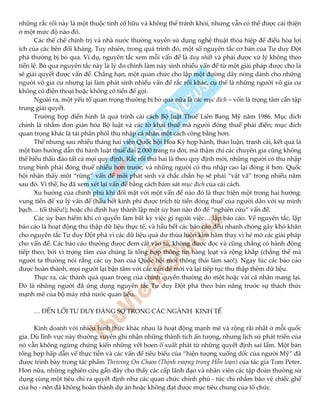 những rắc rối này là một thuộc tính cố hữu và không thể tránh khỏi, nhưng vẫn có thể được cải thiện
ở một mức độ nào đó.
Các thể chế chính trị và nhà nước thường xuyên sử dụng nghệ thuật thỏa hiệp để điều hòa lợi
ích của các bên đối kháng. Tuy nhiên, trong quá trình đó, một số nguyên tắc cơ bản của Tư duy Đột
phá thường bị bỏ qua. Ví dụ, nguyên tắc xem mỗi vấn đề là duy nhất và phải được xử lý không theo
tiền lệ. Bỏ qua nguyên tắc này là lý do chính làm nảy sinh nhiều vấn đề từ một giải pháp được cho là
sẽ giải quyết được vấn đề. Chẳng hạn, một quan chức cho lập một đường dây nóng dành cho những
người vô gia cư nhưng lại làm phát sinh nhiều vấn đề rắc rối khác, cụ thể là những người vô gia cư
không có điện thoại hoặc không có tiền để gọi.
Ngoài ra, một yếu tố quan trọng thường bị bỏ qua nữa là các mục đích – vốn là trọng tâm cần tập
trung giải quyết.
Trường hợp điển hình là quá trình cải cách Bộ luật Thuế Liên Bang Mỹ năm 1986. Mục đích
chính là nhằm đơn giản hóa Bộ luật và các tờ khai thuế mà người đóng thuế phải điền; mục đích
quan trọng khác là tái phân phối thu nhập cá nhân một cách công bằng hơn.
Thế nhưng sau nhiều tháng hai viện Quốc hội Hoa Kỳ họp hành, thảo luận, tranh cãi, kết quả là
một bản hướng dẫn thi hành luật thuế dài 2.000 trang ra đời, mà thậm chí các chuyên gia cũng không
thể hiểu thấu đáo tất cả mọi quy định. Rắc rối thứ hai là theo quy định mới, những người có thu nhập
trung bình phải đóng thuế nhiều hơn trước, và những người có thu nhập cao lại đóng ít hơn. Quốc
hội nhận thấy một “rừng” vấn đề mới phát sinh và chắc chắn họ sẽ phải “vật vã” trong nhiều năm
sau đó. Vì thế, họ đã xem xét lại vấn đề bằng cách bám sát mục đích của cải cách.
Xu hướng của chính phủ khi đối mặt với một vấn đề nào đó là thực hiện một trong hai hướng:
vung tiền để xử lý vấn đề (hầu hết kinh phí được trích từ tiền đóng thuế của người dân với sự minh
bạch… tối thiểu!); hoặc chỉ định hay thành lập một ủy ban nào đó để “nghiên cứu“ vấn đề.
Các ủy ban hiếm khi có quyền làm bất kỳ việc gì ngoài việc… lập báo cáo. Về nguyên tắc, lập
báo cáo là hoạt động thu thập dữ liệu thực tế, và hầu hết các báo cáo đều nhanh chóng gây khó khăn
cho nguyên tắc Tư duy Đột phá vì các dữ liệu quá dư thừa luôn kìm hãm thay vì hé mở các giải pháp
cho vấn đề. Các báo cáo thường được đem cất vào tủ, không được đọc và cũng chẳng có hành động
tiếp theo, bởi vì trọng tâm của chúng là tổng hợp thông tin hàng loạt và rộng khắp (chẳng thế mà
người ta thường nói rằng các ủy ban của Quốc hội mới thông thái làm sao!). Ngay lúc các báo cáo
được hoàn thành, mọi người lại bận tâm với các vấn đề mới và lại tiếp tục thu thập thêm dữ liệu.
Thực ra, các thành quả quan trọng của chính quyền thường do một hoặc vài cá nhân mang lại.
Đó là những người đã ứng dụng nguyên tắc Tư duy Đột phá theo bản năng trước sự thách thức
mạnh mẽ của bộ máy nhà nước quan liêu.
… ĐẾN LỐI TƯ DUY ĐÁNG SỢ TRONG CÁC NGÀNH KINH TẾ
Kinh doanh với nhiều hình thức khác nhau là hoạt động mạnh mẽ và rộng rãi nhất ở mỗi quốc
gia. Dù lĩnh vực này thường xuyên ghi nhận những thành tích ấn tượng, nhưng lịch sử phát triển của
nó vẫn không ngừng chứng kiến những vết hoen ố xuất phát từ những quyết định sai lầm. Một bản
tổng hợp hấp dẫn về thực tiễn và các vấn đề tiêu biểu của “hiện tượng xuống dốc của người Mỹ” đã
được trình bày trong tác phẩm Thriving On Chaos (Thịnh vượng trong Hỗn loạn) của tác giả Tom Peter.
Hơn nữa, những nghiên cứu gần đây cho thấy các cấp lãnh đạo và nhân viên các tập đoàn thường sử
dụng cùng một tiêu chí ra quyết định như các quan chức chính phủ - tức chỉ nhằm bảo vệ chiếc ghế
của họ - nên đã không hoàn thành dự án hoặc không đạt được mục tiêu chung của tổ chức.
 