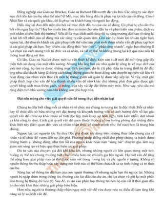 Đồng nghiệp của Giáo sư Drucker, Giáo sư Richard Ellsworth đặt câu hỏi: Các công ty xác định
mục đích tồn tại của họ như thế nào? Ở Mỹ, mục tiêu hàng đầu là phục vụ lợi ích của cổ đông. Còn ở
Nhật Bản và các quốc gia khác, đó là phục vụ khách hàng và người lao động.
Điều này lại đưa đến một câu hỏi về mục đích đầu tư của các cổ đông. Có phải họ chỉ cần thu
hồi vốn ngay lập tức? Hay họ muốn bảo đảm an toàn cho vốn đầu tư và phát triển sản phẩm, dịch vụ
mới nhằm chiếm lĩnh thị trường? Nếu đó là mục đích cuối cùng thì sự tăng trưởng dài hạn rõ ràng lại
là lợi ích tốt nhất của cổ đông mà các công ty cần quan tâm. Còn các dự đoán lợi nhuận ngắn hạn,
ngược lại, chỉ khuyến khích các giải pháp tình thế vốn làm phát sinh thêm nhiều vấn đề phức tạp hơn
là các giải pháp dài hạn. Tuy nhiên, các động thái “tức thời”, “phản ứng nhanh”, ngắn hạn thường là
lựa chọn cải cách mang tính tổ chức và cá nhân, và rất có thể nó không mang lại kết quả nào nếu hệ
thống hoạt động sai lầm.
Có lần, Giáo sư Nadler được mời tư vấn thiết kế điều kiện sản xuất mới để mở rộng gấp đôi
diện tích sử dụng của một nhà xưởng. Nhưng khi ông hỏi các nhà quản lý công ty về mục đích của
việc mở rộng, họ tìm ra được những mục đích lớn hơn, đó là: (1) phải đầu tư trang thiết bị để đáp
ứng nhu cầu khách hàng (2) bằng cách tăng không gian cho hoạt động vận chuyển nguyên vật liệu và
hoạt động của nhân viên theo (3) một hệ thống giám sát quản lý được sắp xếp lại. Vì vậy, một giải
pháp thích hợp cho vấn đề hóa thành nhiều vấn đề nhỏ khác chứ không phải đơn giản được giải
quyết bằng cách mua thêm gạch, xi măng, vữa xây và lắp đặt thêm máy móc. Như vậy, yêu cầu mở
rộng diện tích nhà xưởng ban đầu không còn phù hợp nữa.
Đặt nền móng cho việc giải quyết vấn đề trong thực tiễn nhân loại
Chúng ta đều biết rằng mỗi cá nhân và tổ chức mà chúng ta tương tác là độc nhất. Mỗi cá nhân
hay tổ chức đều sở hữu những nét đặc trưng và khuynh hướng vốn có ảnh hưởng đến nỗ lực giải
quyết vấn đề - như sự khác nhau về tính độc lập, mối lo sợ, sự hoài nghi, tính kiên nhẫn, dứt khoát
và khả năng tư duy. Cách giải quyết vấn đề quen thuộc thường có xu hướng phóng đại những điểm
khác biệt này (liên quan đến việc cá nhân nhận thức về chính mình như thế nào) hơn là trung hòa
chúng.
Ngược lại, các nguyên tắc Tư duy Đột phá được xây dựng trên những thực tiễn chung của cá
nhân và tổ chức để vươn đến sự đột phá. Phương pháp thống nhất cho phép chúng ta tránh được
những hành vi không đúng, như tìm lỗi của người khác hoặc nạn “sùng bái” chuyên gia, làm suy
giảm sức sáng tạo và hiệu quả thực hiện các giải pháp.
Dù tư vấn của chuyên gia đôi khi hữu ích, nhưng những người có liên quan trong một tình
huống cụ thể nói chung thường biết nhiều điều hơn các chuyên gia bên ngoài. Họ biết vấn đề tổng
thể rộng hơn, giải pháp nào có thể được xem xét trong tương lai, và các nguồn ý tưởng. Không có
nguồn thông tin thu thập hoặc xây dựng mô hình nào có thể hàm chứa tất cả sự tinh thông và tri thức
của họ.
Năng lực về thông tin dài hạn của con người thường tốt nhưng ngắn hạn thì ngược lại. Những
người bị ngập chìm trong thông tin, thường vào lúc đầu của dự án, chỉ lựa chọn và giữ lại một phần
nhỏ trong hệ thống dữ liệu đó. Sau đó, vì lao vào phân loại thông tin nên họ còn rất ít thời gian đầu
tư cho việc khai thác những giải pháp hữu hiệu.
Hơn nữa, người ta thường chấp nhận ngay một vấn đề vừa được nêu ra; điều đó làm tăng khả
năng xử lý sai lệch vấn đề.
 