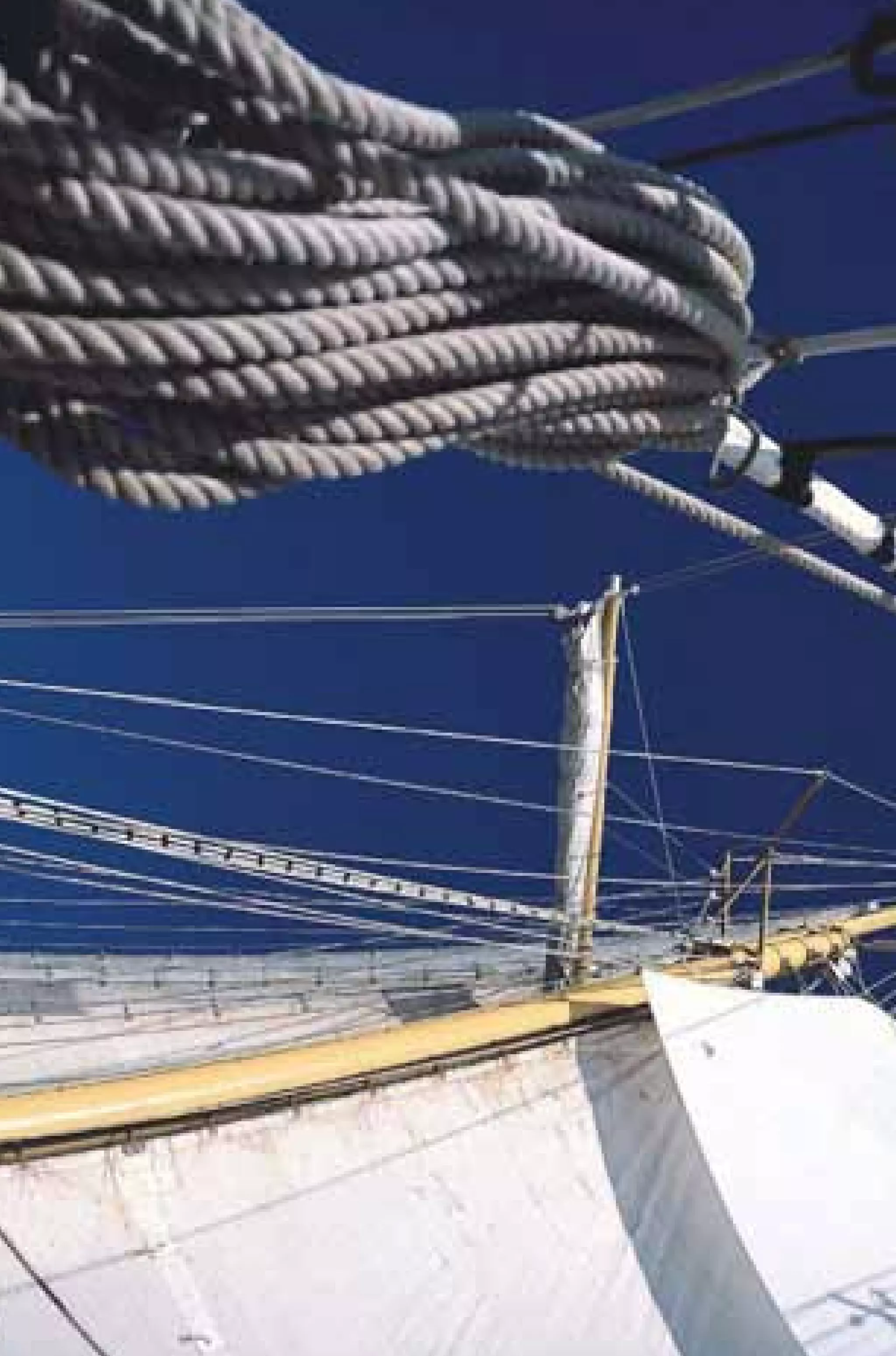 Brochura Turismo.fh11 11/11/06 9:37 AM Page 6
  o
    Nautica Page 6                              13-NOV-06




    Cyan Magenta Yellow Black
 