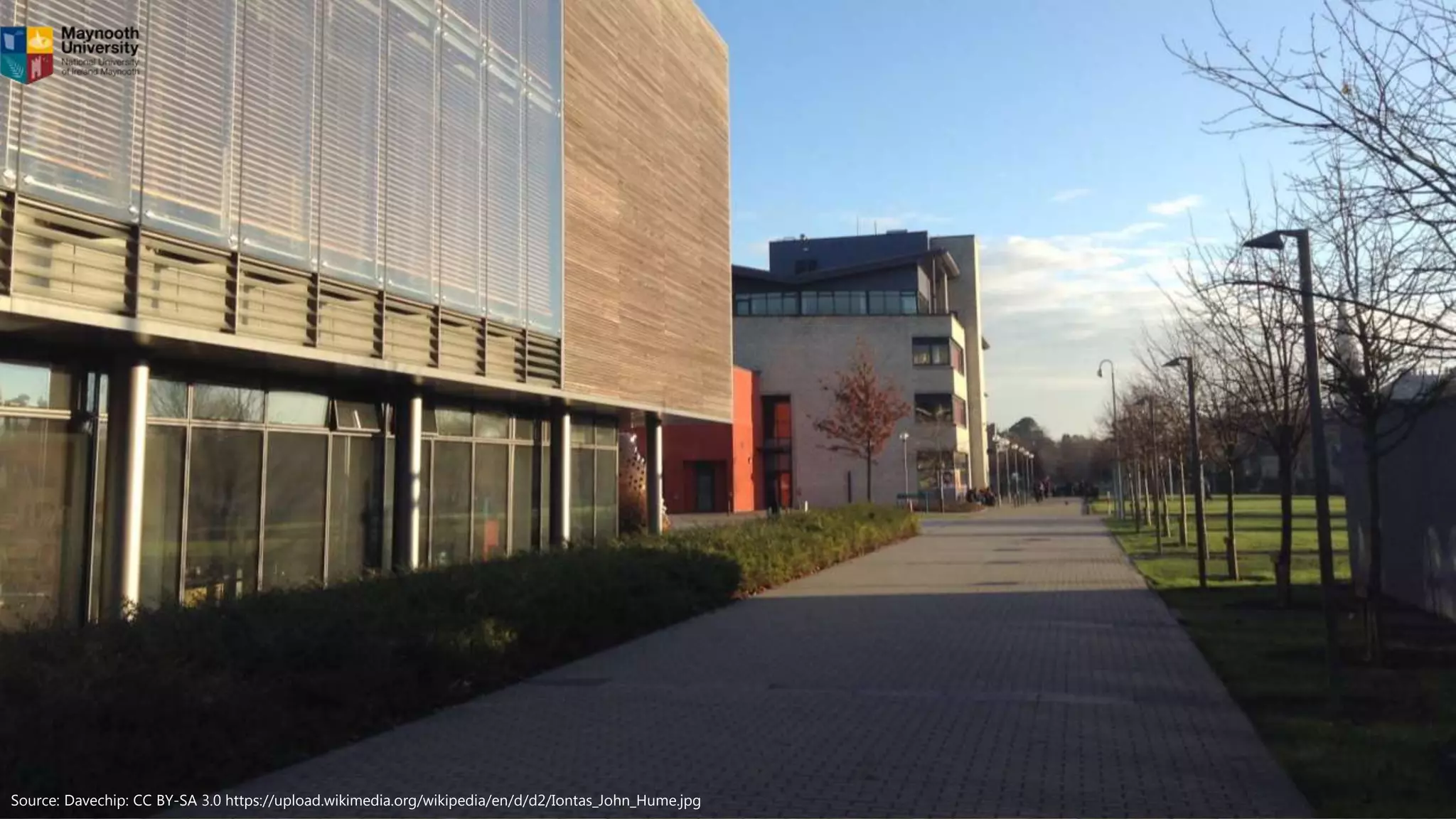 Source: Davechip: CC BY-SA 3.0 https://upload.wikimedia.org/wikipedia/en/d/d2/Iontas_John_Hume.jpg
 