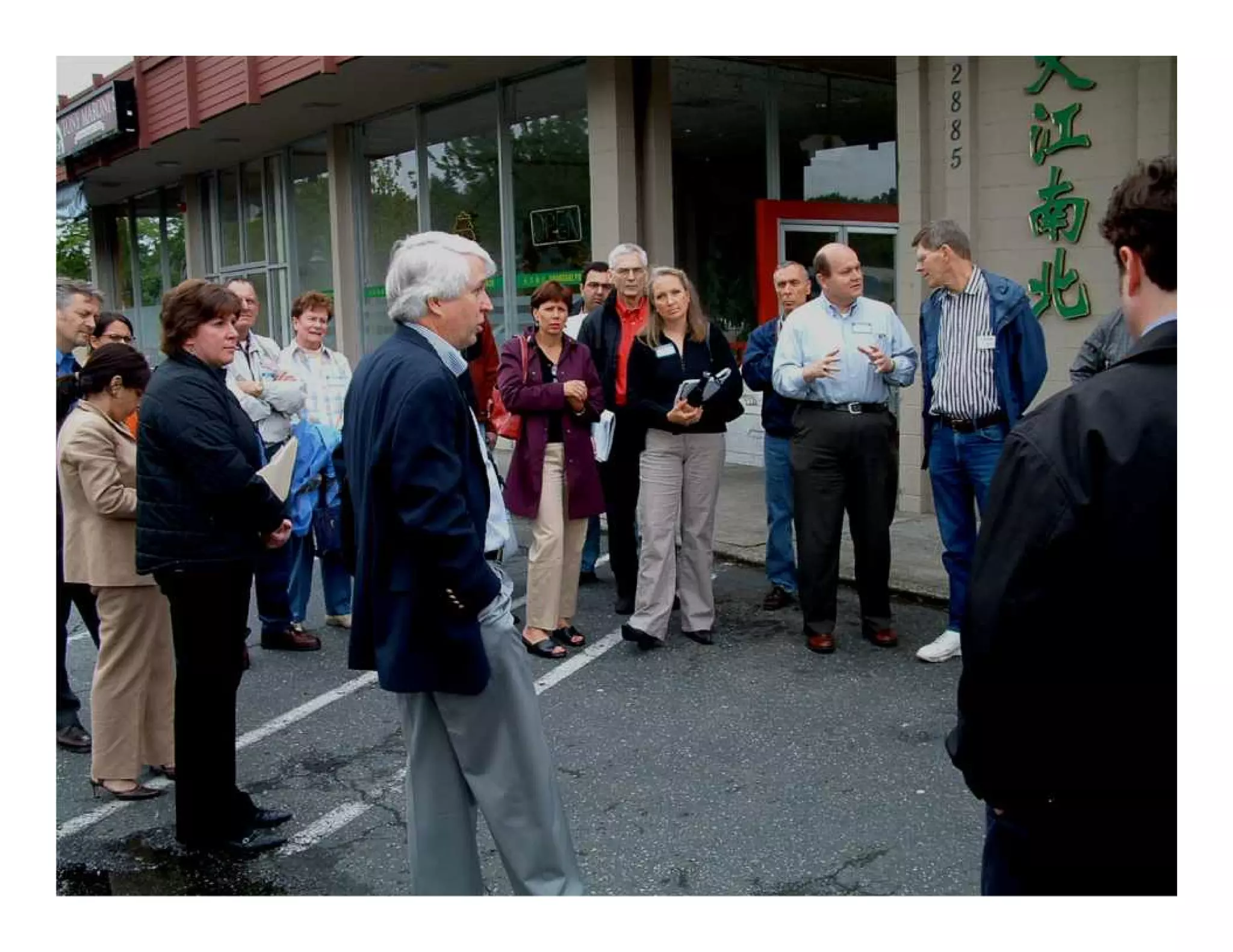 He has a comprehensive itinerary
having the minutest details
relating to the tour like the tour
arrangements, tour formalities and
contact persons at the
destinations and attractions.
 