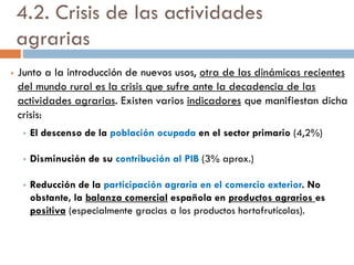  USOS DEL SUELO: escaso uso agrario
(predominio del sector terciario); destaca la
agricultura.
 AGRICULTURA:
3.5. Paisaje agrario de Canarias
 EXPLOTACIÓN FORESTAL:
o Antiguamente: bosques canarios (pino canario, fayal-brezal, laurisilva)
fueron sobreexplotados.
o Actualmente: gran parte de los bosques están protegidos (ej: Parque
de Garajonay, en La Gomera)
PARQUE DE GARAJONAY
(LA GOMERA)
o En el litoral: monocultivos de regadío destinados a la exportación, muchos de ellos cultivados bajo plástico para
aumentar el rendimiento  plátano, tomate, patata y frutos tropicales (papaya, mango, piña, aguacate…)
o En el interior: cultivos de secano destinados al mercado interno  patata y vid.
 GANADERÍA: escasa. Tipos de ganado principales: ovino y caprino.
 