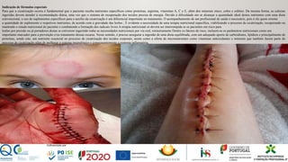 Indicação de fórmulas especiais
Para que a cicatrização ocorra é fundamental que o paciente receba nutrientes específicos como proteínas, arginina, vitaminas A, C e E, além dos minerais zinco, cobre e selênio. Da mesma forma, as calorias
ingeridas devem atender à recomendação diária, uma vez que o sistema de recuperação dos tecidos precisa de energia. Devido à dificuldade em se alcançar a quantidade ideal destes nutrientes com uma dieta
convencional, o uso de suplementos específicos para o auxílio da cicatrização é um diferencial importante no tratamento. O acompanhamento de um profissional de saúde é necessário, pois é ele quem orienta
a quantidade de suplemento e respetivos nutrientes, de acordo com a gravidade das lesões ; É evidente a necessidade de uma terapia nutricional específica, viabilizando o processo de cicatrização, recuperando ou
mantendo o estado nutricional do paciente e combatendo a formação dos radicais livres A terapia nutricional só deverá ser interrompida se os pacientes em risco para
lesões por pressão ou já portadores destas se estiverem ingerindo todas as necessidades nutricionais por via oral, rotineiramente Dentre os fatores de risco, incluem-se os parâmetros nutricionais como um
importante marcador para a prevenção e/ou tratamento dessas escaras. Nesse sentido, é preciso assegurar a ingestão de uma dieta equilibrada, com um adequado aporte de carboidratos, lipídeos e principalmente de
proteínas, sendo este, um nutriente essencial no processo de cicatrização dos tecidos corporais, assim como a oferta de micronutrientes como vitaminas antioxidantes e minerais que também fazem parte do
processo de cicatrização além de melhorar o sistema imunológico e consequentemente a resposta inflamatória.
 