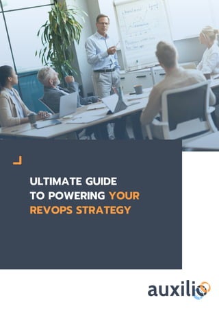 ULTIMATE GUIDE
TO POWERING YOUR
REVOPS STRATEGY
 