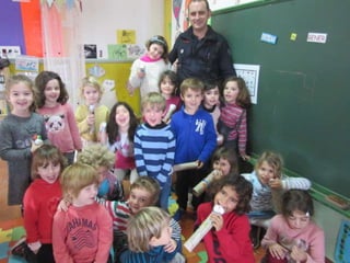 Un bomber a l´escola