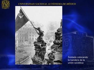 Soldado colocando
la bandera de la
unión soviética
 