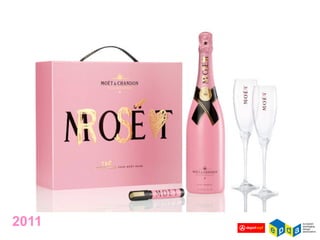 ЮБИЛЕЙНАЯ УПАКОВКА
RICH КОМПАНИИ “МУЛТОН”, ПОДРАЗДЕЛЕНИЯ COCA-COLA, “ОТМЕЧАЕТ”
ДЕСЯТИЛЕТНИЙ ЮБИЛЕЙ, ПРИГЛАСИВ К СОТРУДНИЧЕСТВУ РОССИЙСКИХ
ДИЗАЙНЕРОВ МОДЫ. АНДРЕЙ БАРТЕНЕВ, NINA DONIS И DAVID KOMA СОЗДАЛИ
ЛИМИТИРОВАННЫЙ ВАРИАНТ УПАКОВКИ С ПОЖЕЛАНИЯМИ НА ЯРЛЫЧКЕ
 