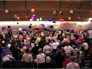 Robert Alan Black, Ph.D., CSP
alan @ cre8ng.com
http://www.cre8ng.com
Break Your CrayonsBreak Your Crayons
 